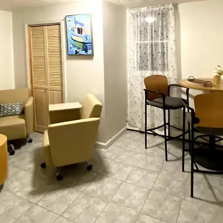Glorious Suite Near Downtown With Washer/Dryer Gloucester Extérieur photo