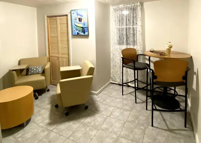 Glorious Suite Near Downtown With Washer/Dryer