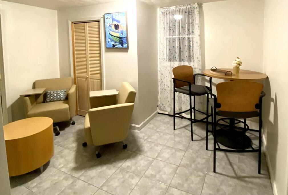 Apartment Glorious Near Downtown With Washer/dryer